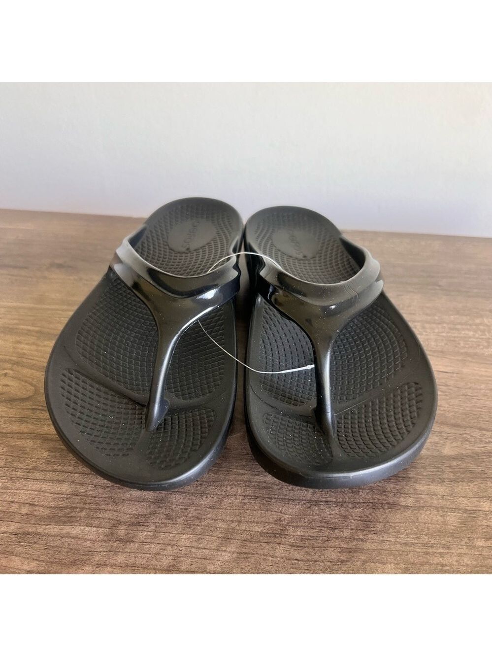 Oofos OOLaLa Women's Black Recovery Sandal Size 7 - Picture 3 of 8